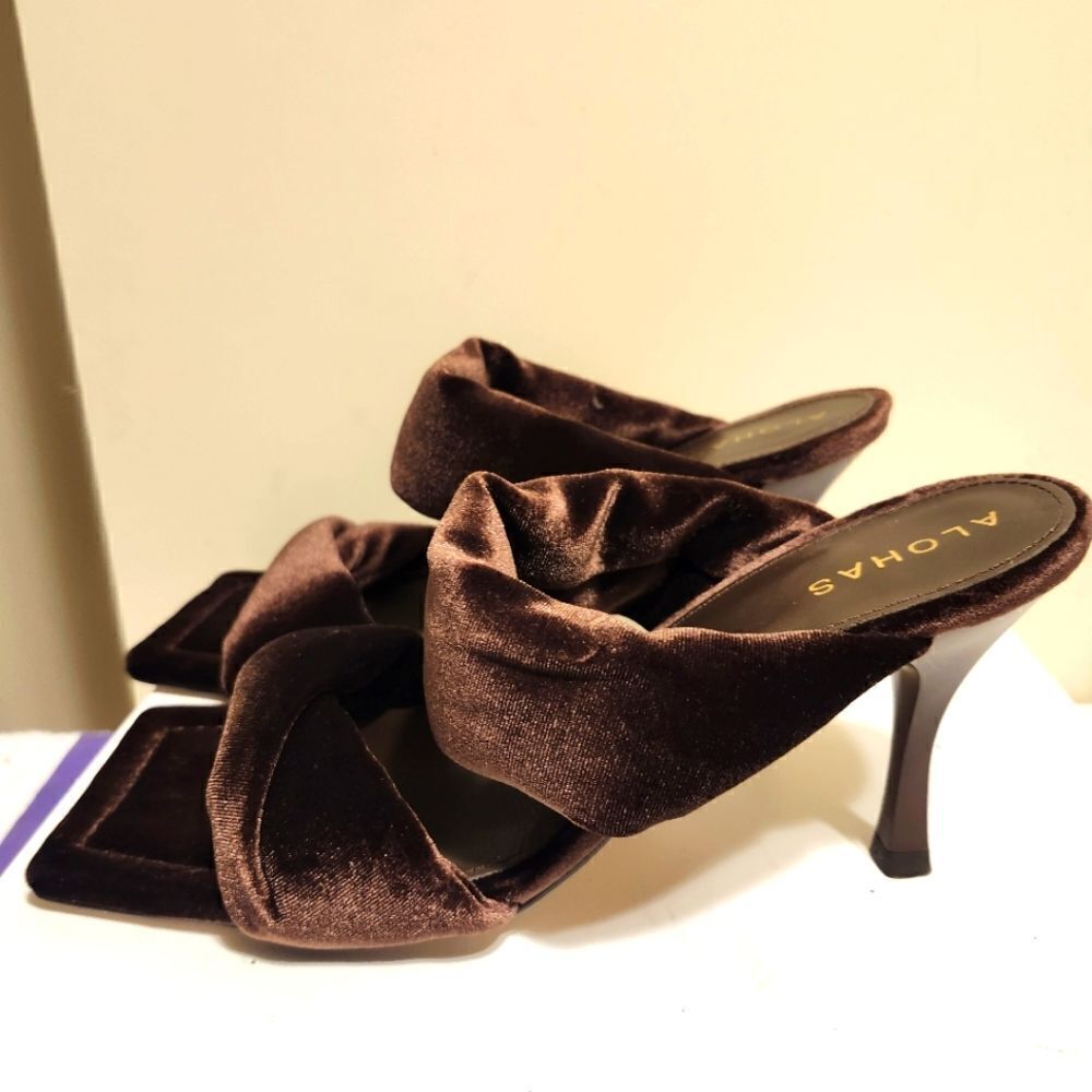 New Alohas for Anthropologie Brown Velvet Puffy Strap Mules Sz.10/40 Ret.$180
